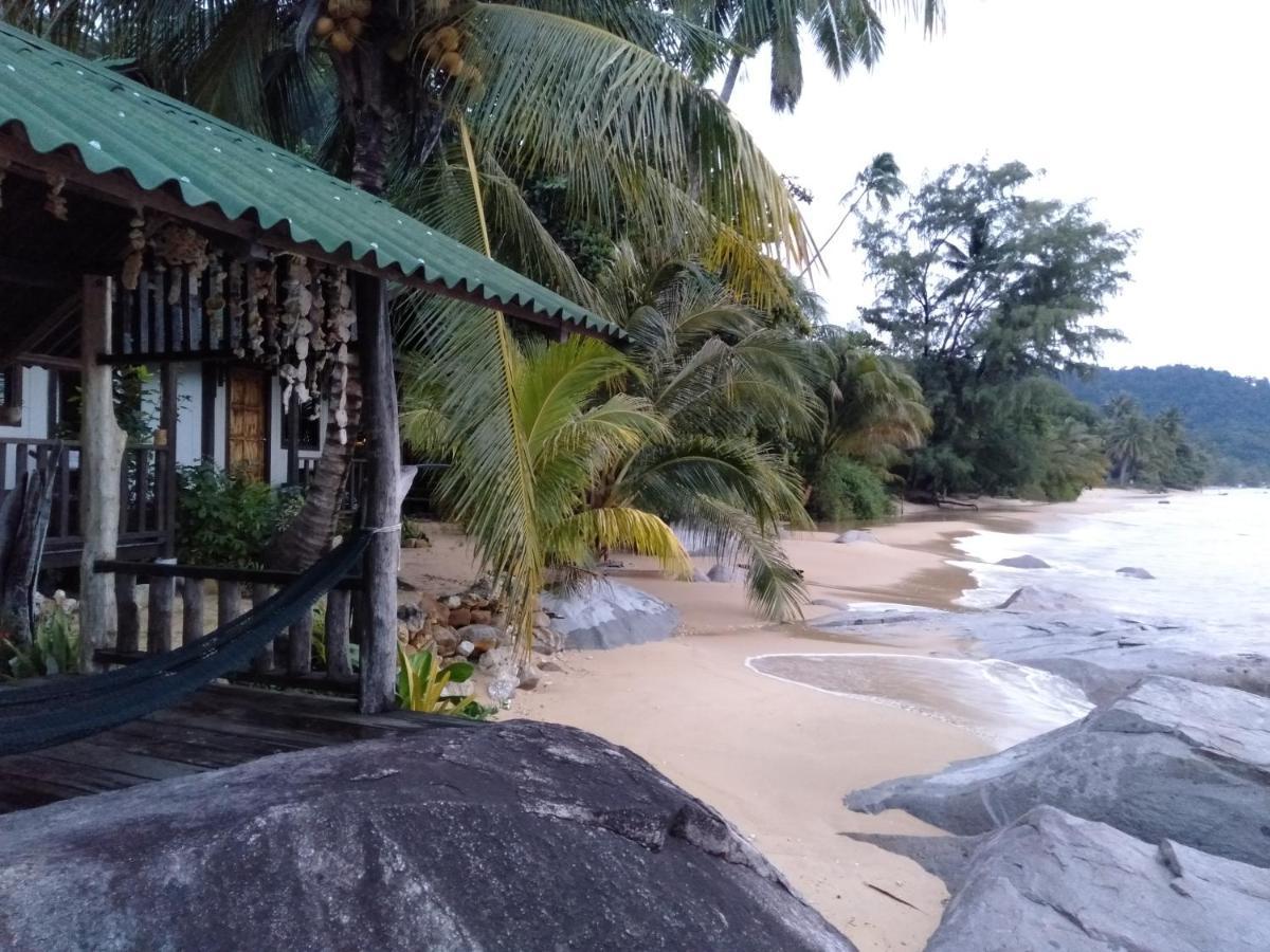 Beach House Kampung Genting Екстериор снимка
