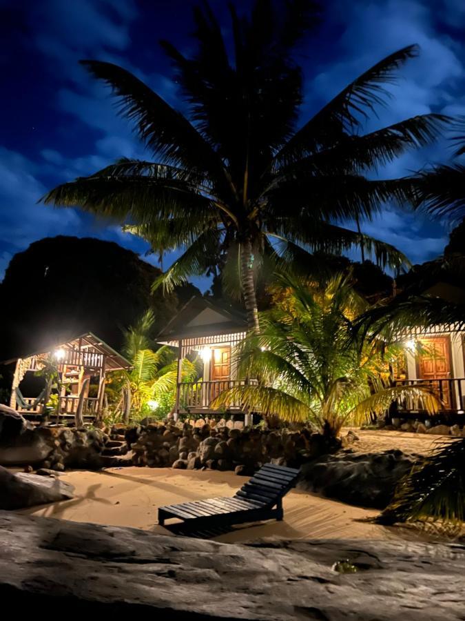 Beach House Kampung Genting Екстериор снимка