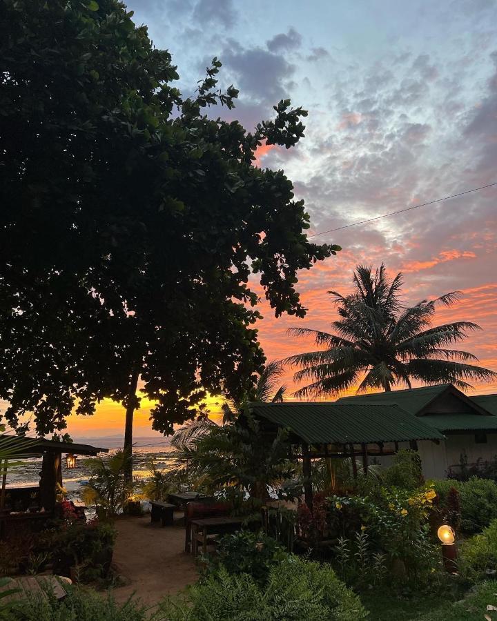 Beach House Kampung Genting Екстериор снимка