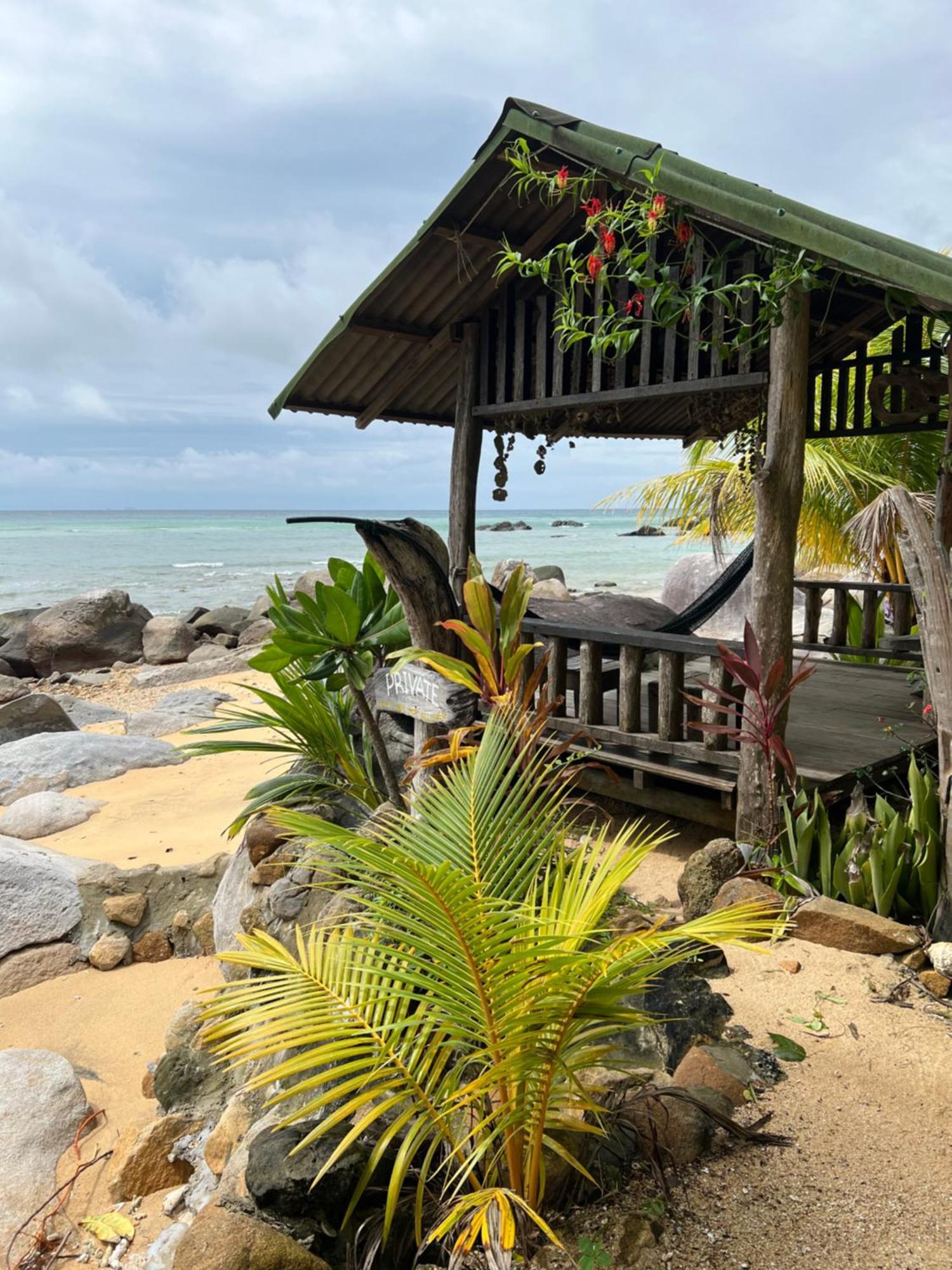 Beach House Kampung Genting Екстериор снимка