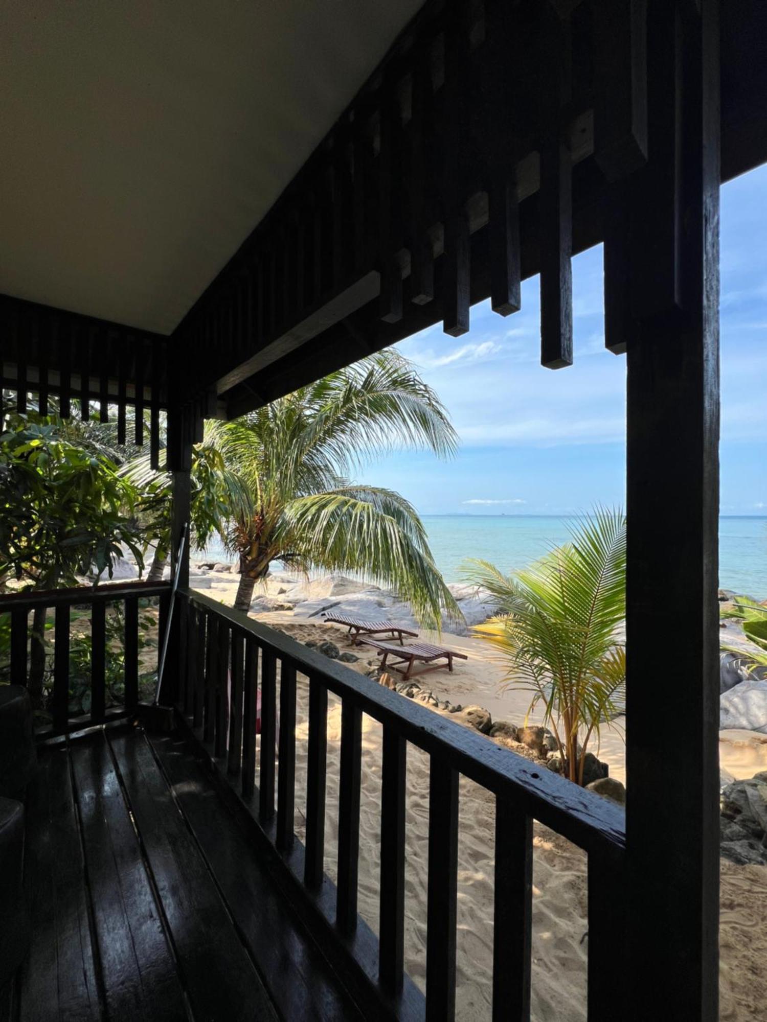 Beach House Kampung Genting Екстериор снимка