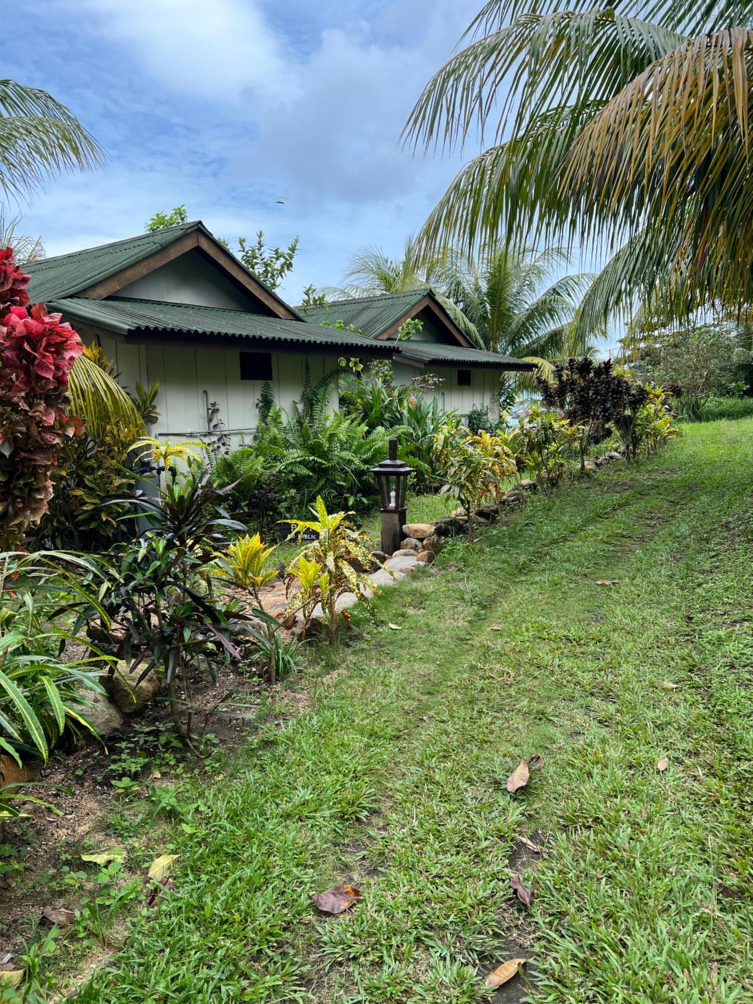 Beach House Kampung Genting Екстериор снимка