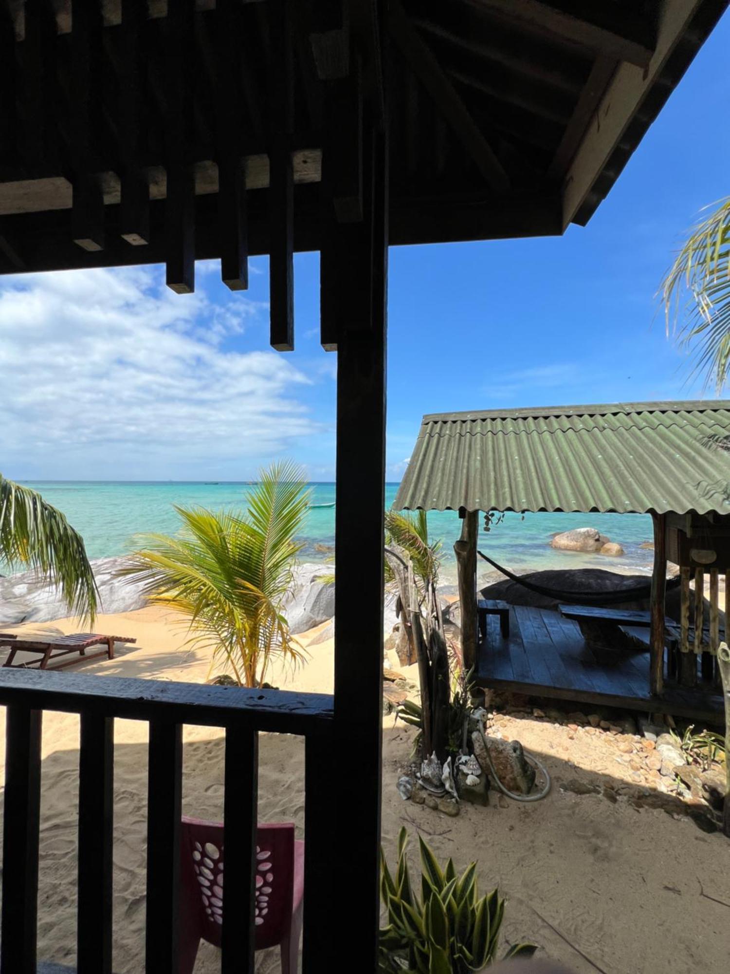 Beach House Kampung Genting Екстериор снимка